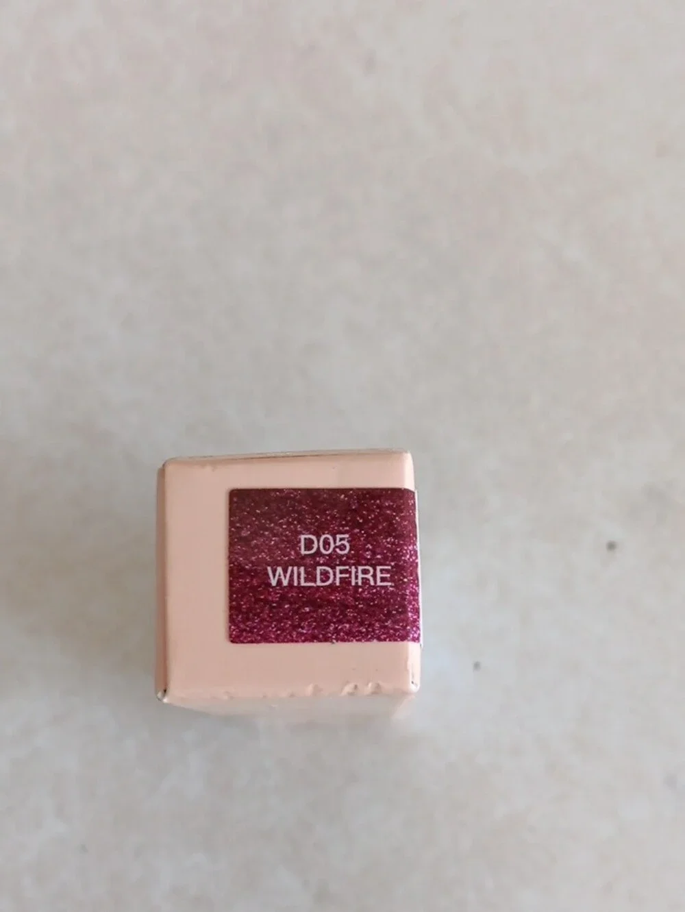 Oulac Infinity Moisture Shine Lipstick with Shimmer. Color Wildfire D05.